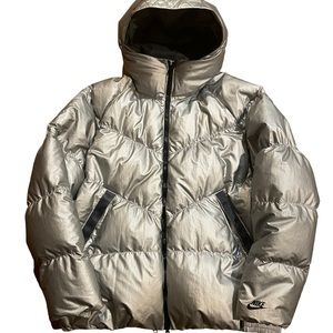 Nike Sportswear Down Fill Puffer Jacket BV4709 096 Metallic Silver Size Large